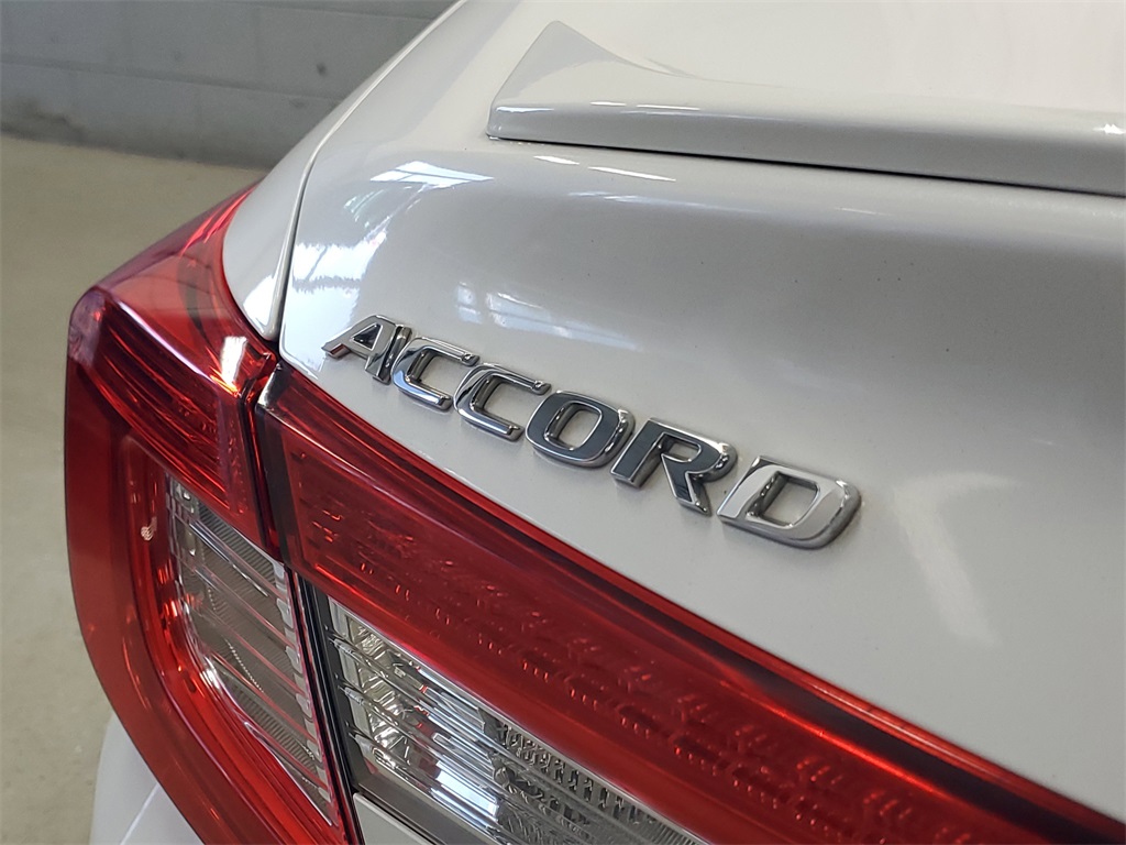 2019 Honda Accord Sport 2.0T Image 29 of 38