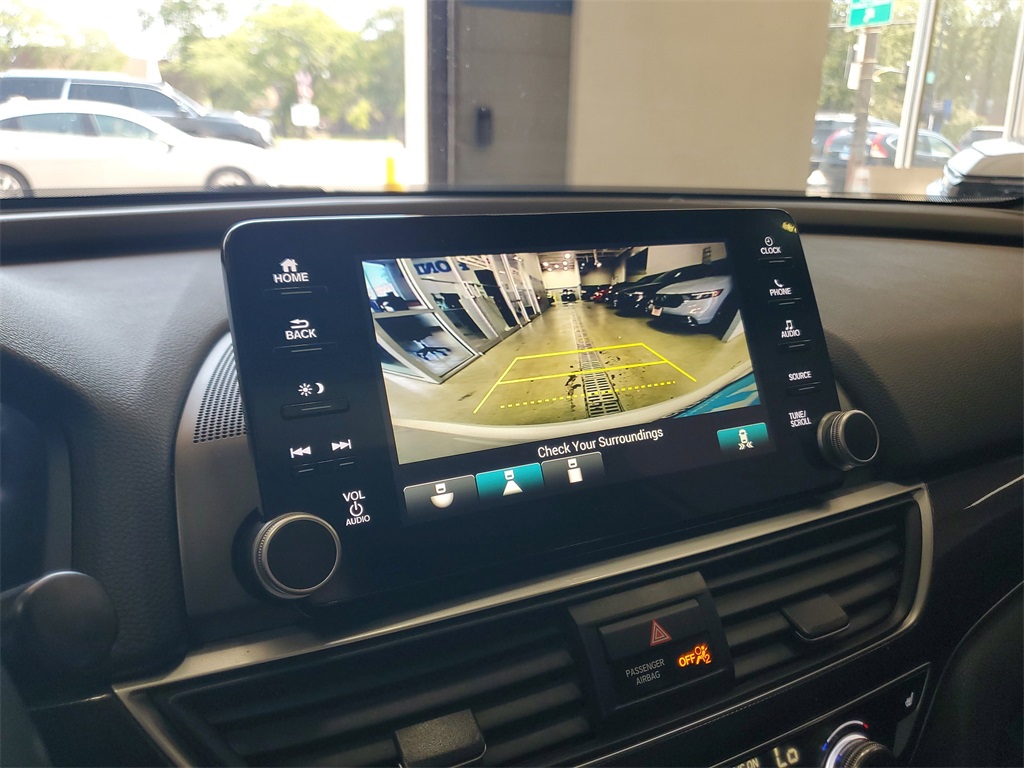 2019 Honda Accord Sport 2.0T Image 19 of 38
