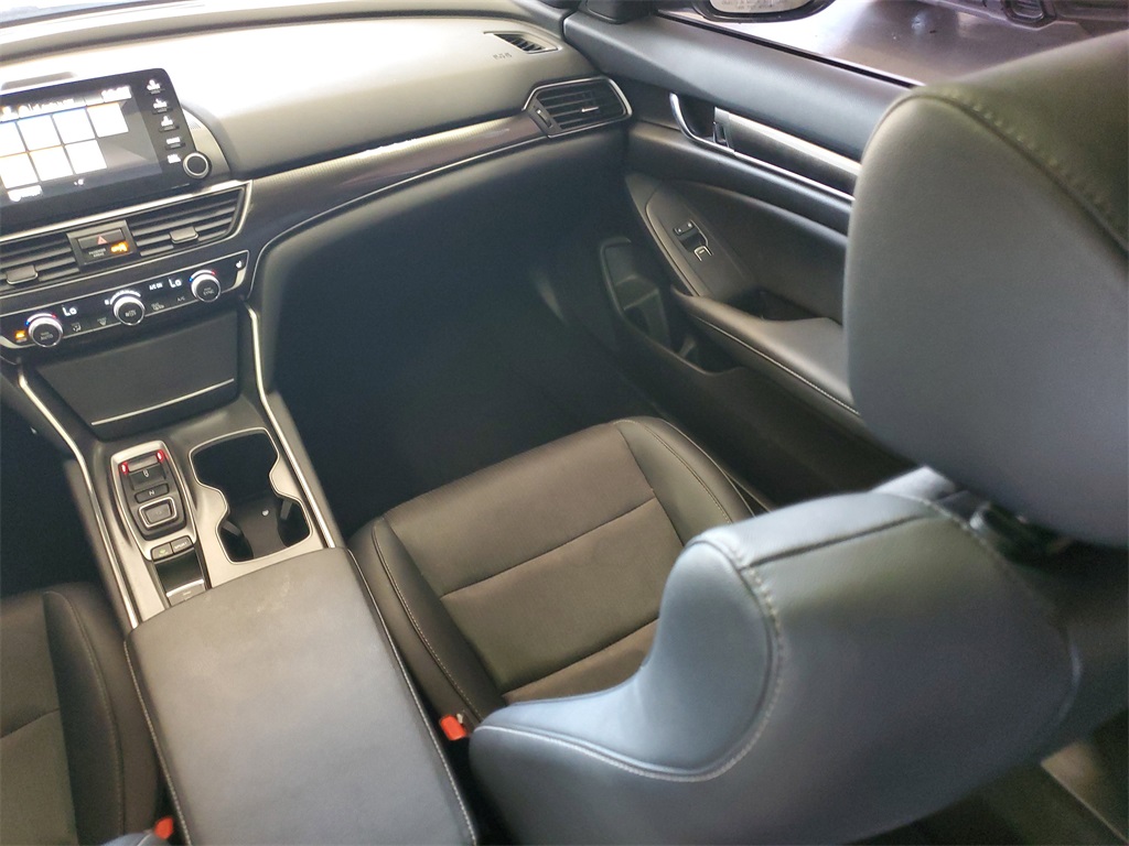 2019 Honda Accord Sport 2.0T Image 11 of 38