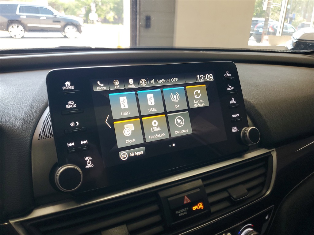 2019 Honda Accord Sport 2.0T Image 22 of 38