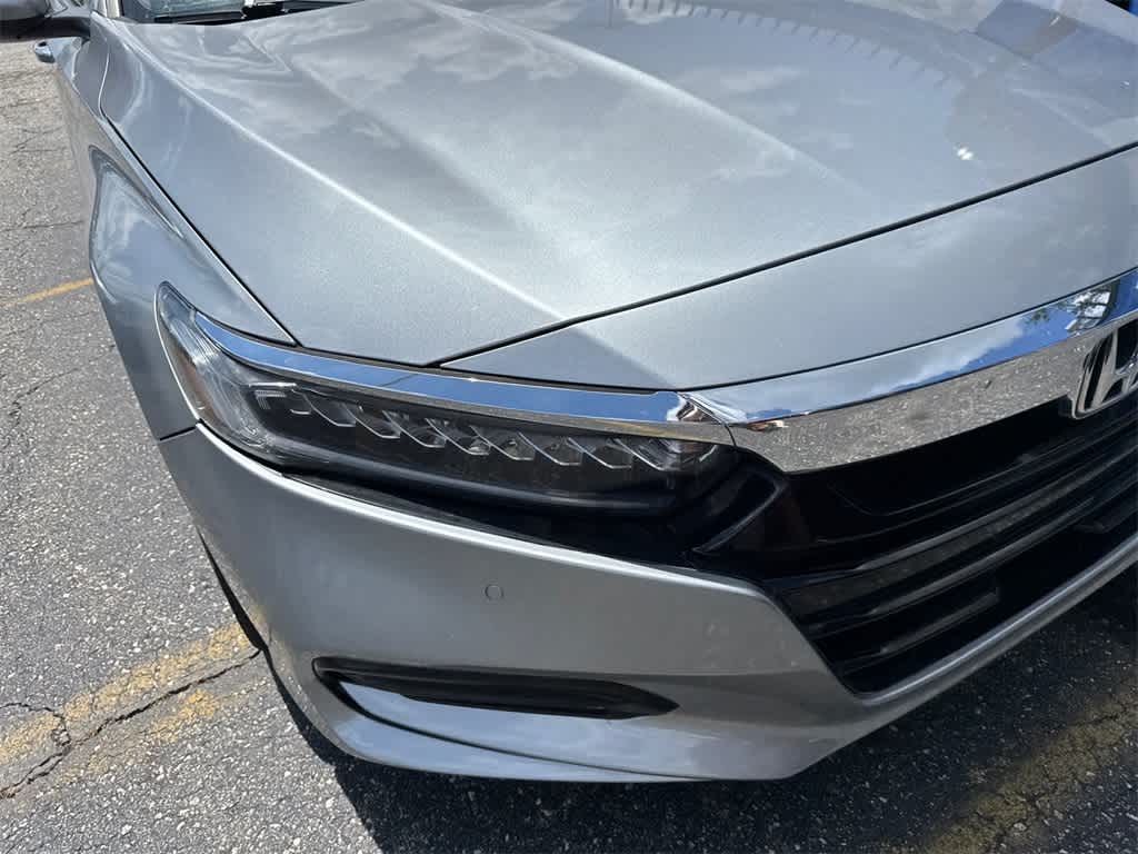 Vehicle image 10 of 12