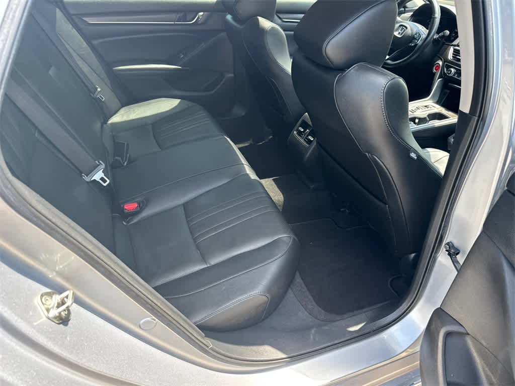 2019 Honda Accord Touring 2.0T Image 10 of 33