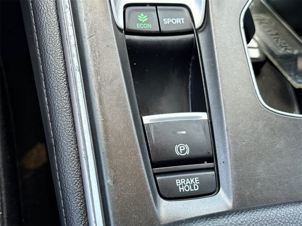 2019 Honda Accord Touring 2.0T Image 28 of 33