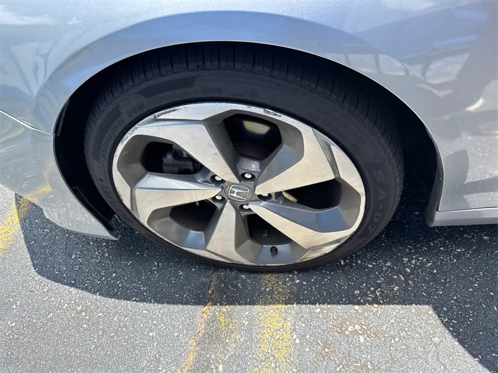 Vehicle image 8 of 12