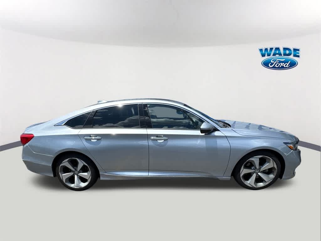 Vehicle image 4 of 12