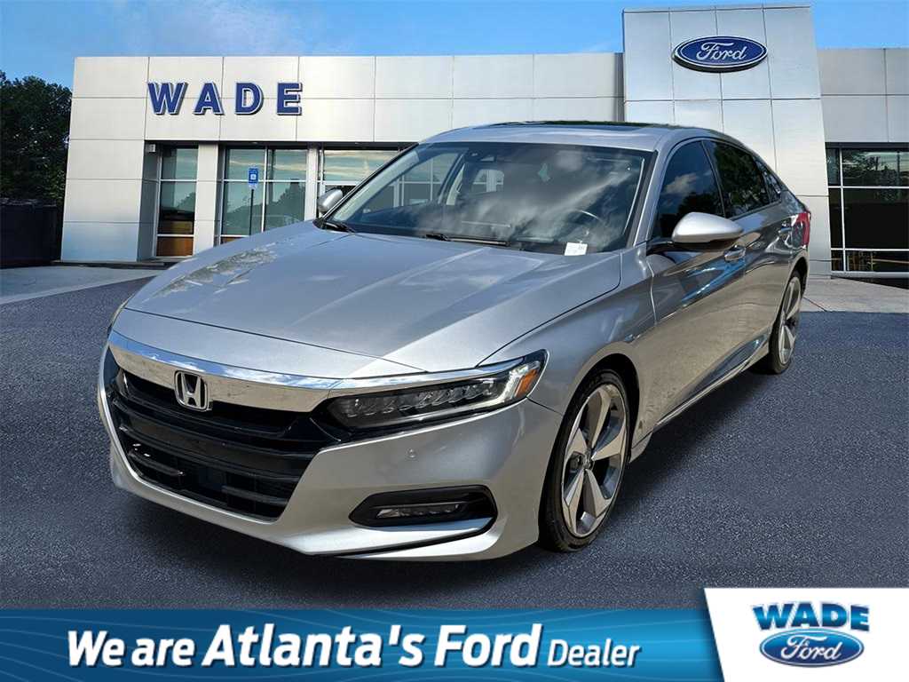 2019 Honda Accord Touring 2.0T Image 1 of 33