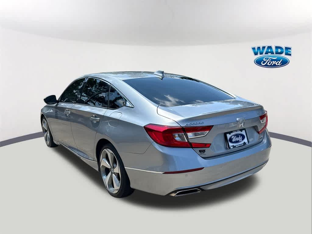 2019 Honda Accord Touring 2.0T Image 6 of 33
