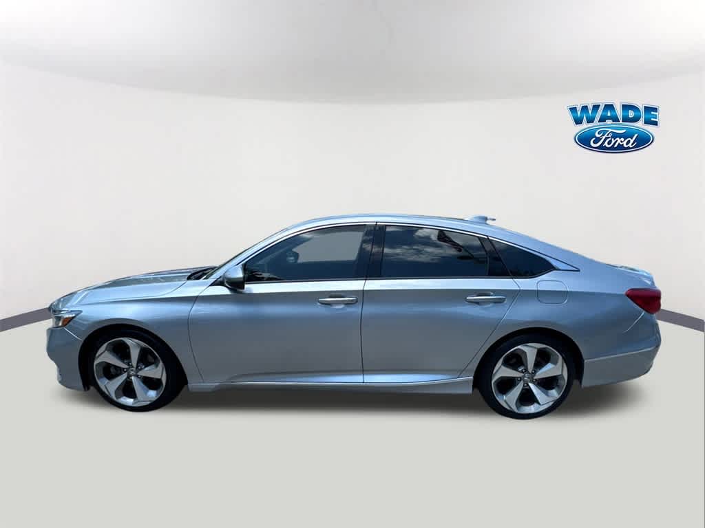 2019 Honda Accord Touring 2.0T Image 7 of 33