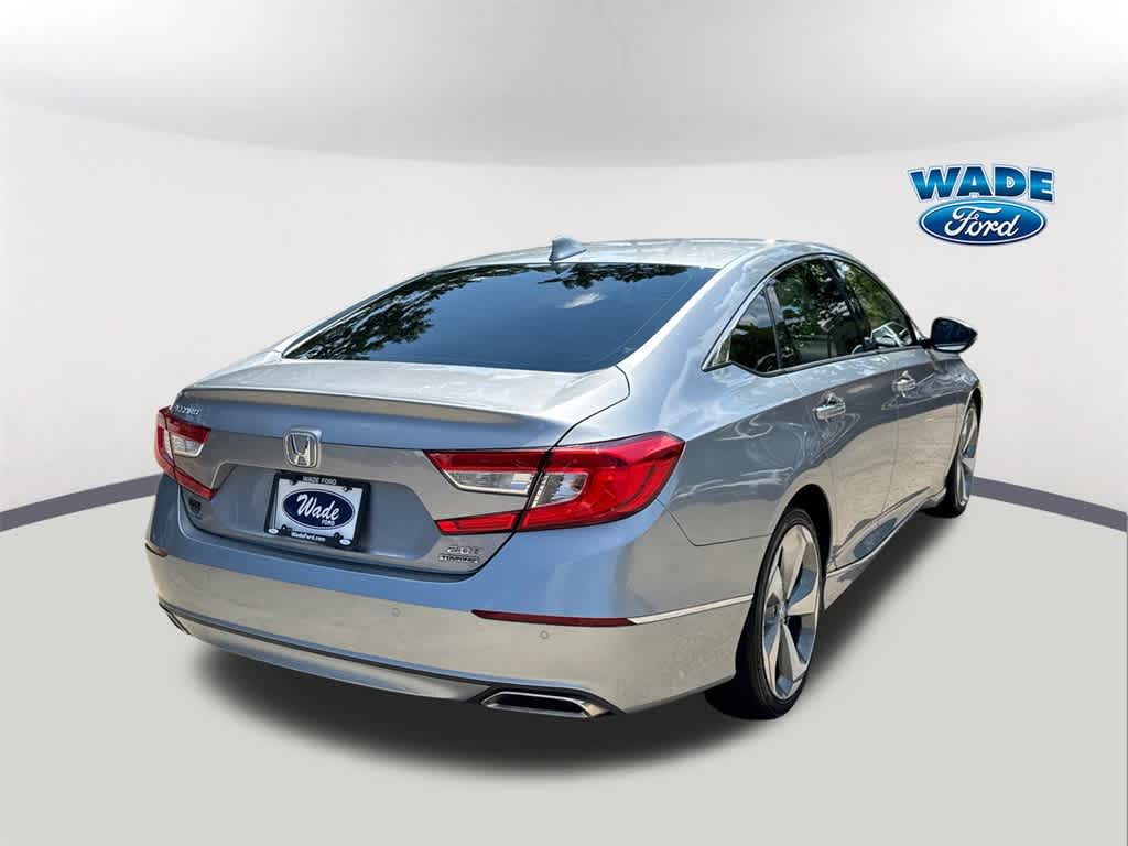 2019 Honda Accord Touring 2.0T Image 5 of 33