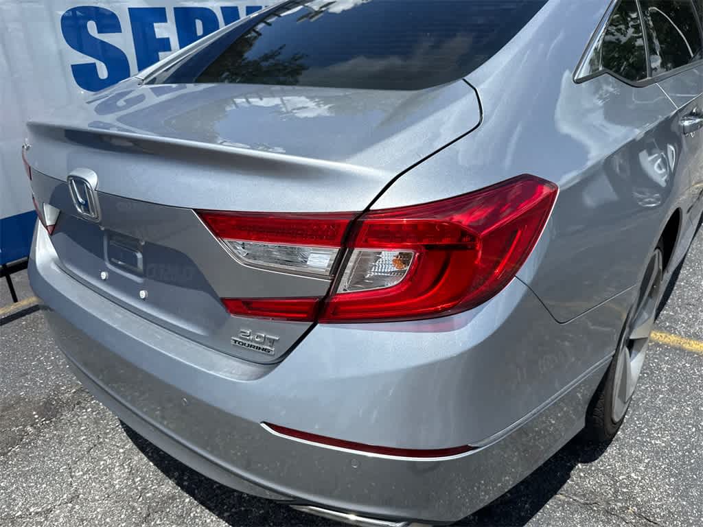 Vehicle image 9 of 12