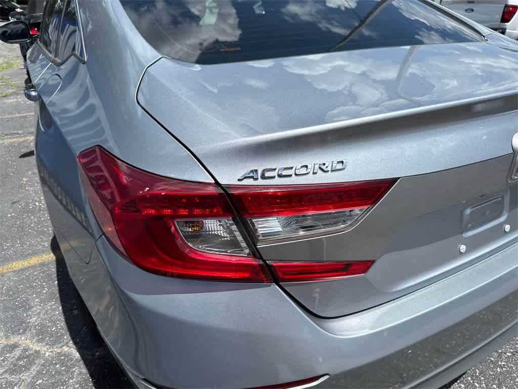 Vehicle image 11 of 12