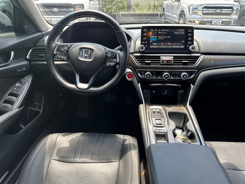 2019 Honda Accord Touring 2.0T Image 14 of 33