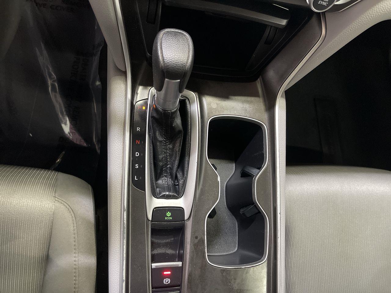 2019 Honda Accord LX 1.5T Image 18 of 23