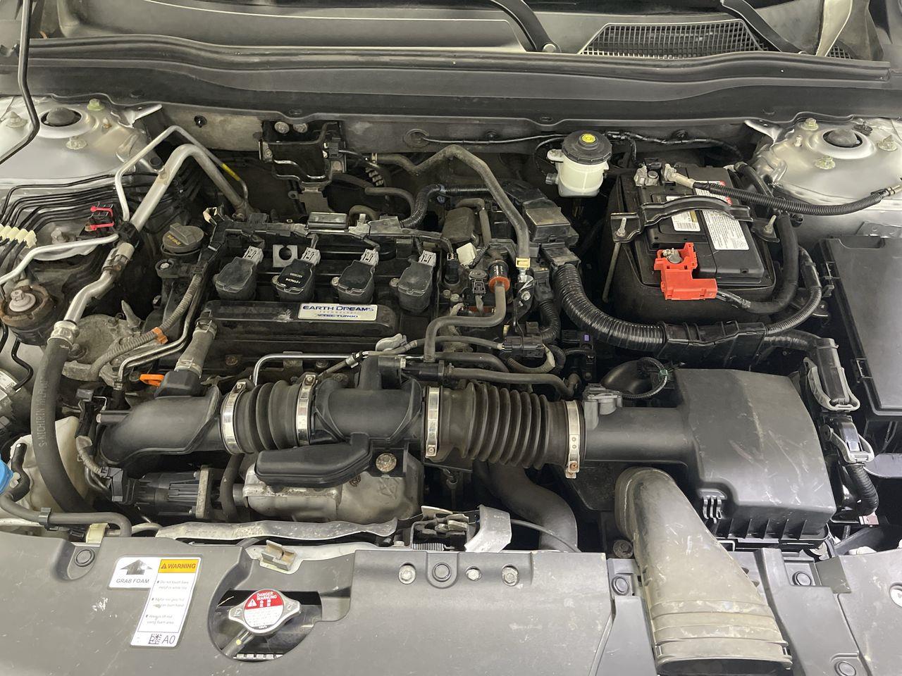 2019 Honda Accord LX 1.5T Image 9 of 23
