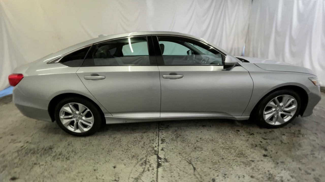 2019 Honda Accord LX 1.5T Image 5 of 23