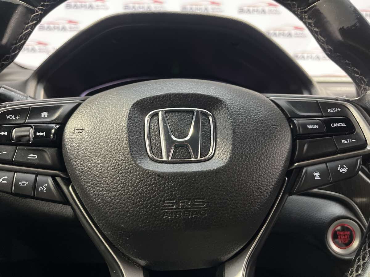 Vehicle image 10 of 33