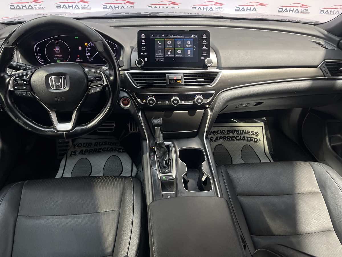 Vehicle image 22 of 33