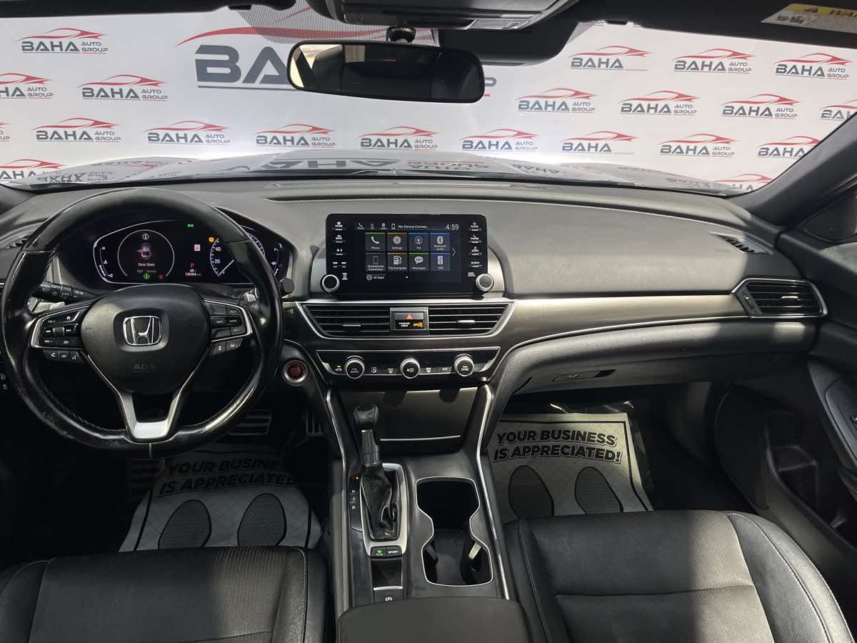 Vehicle image 21 of 33