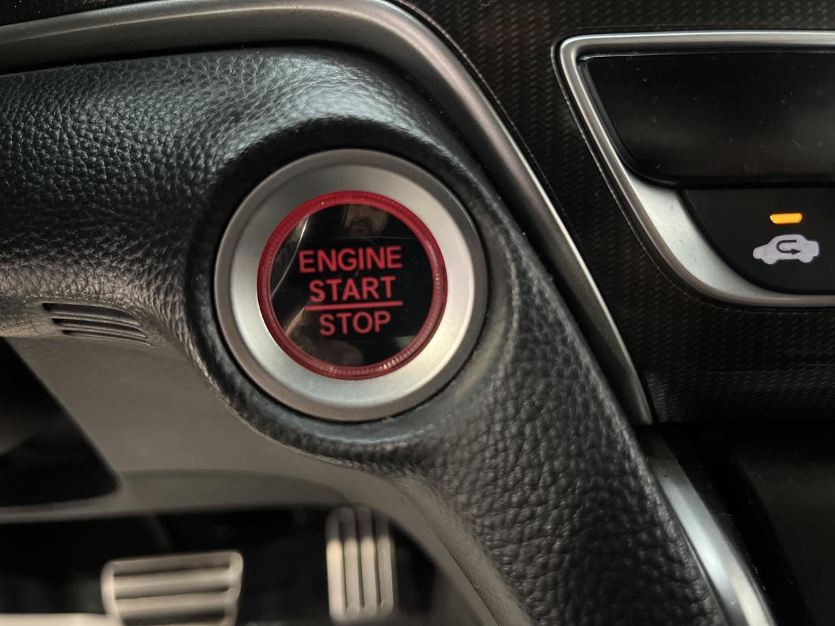 Vehicle image 17 of 33