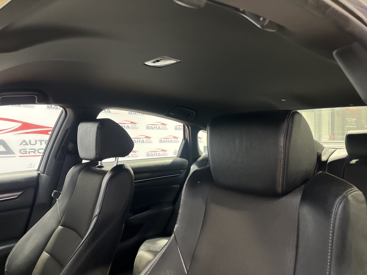 Vehicle image 27 of 33