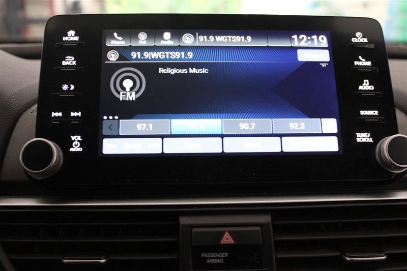 Vehicle image 40 of 51