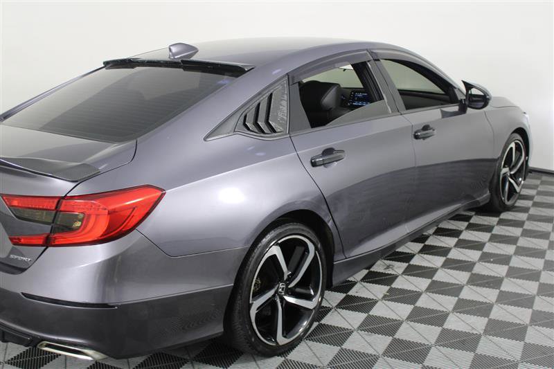 Vehicle image 4 of 51