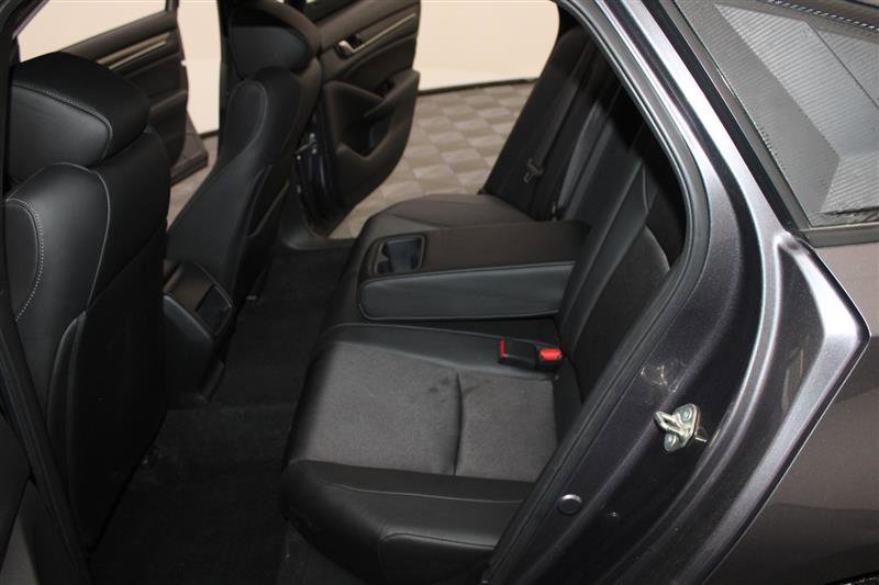 Vehicle image 25 of 51