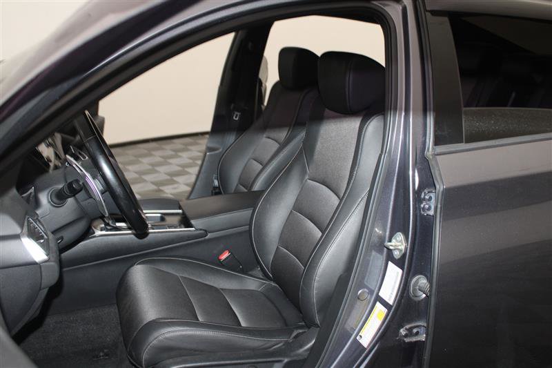 Vehicle image 22 of 51