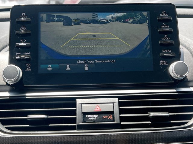Vehicle image 18 of 33