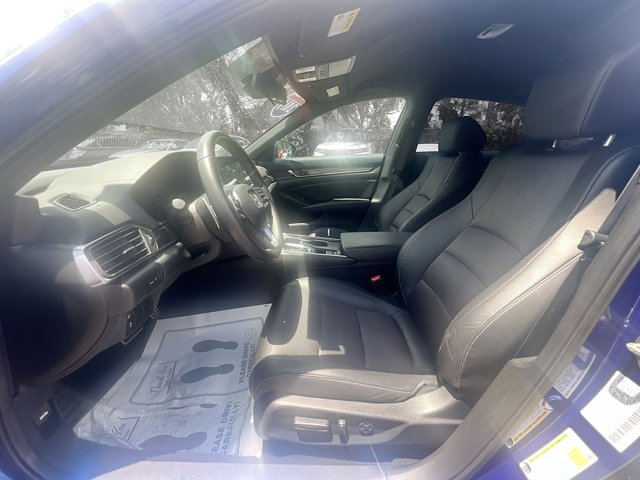 Vehicle image 14 of 33