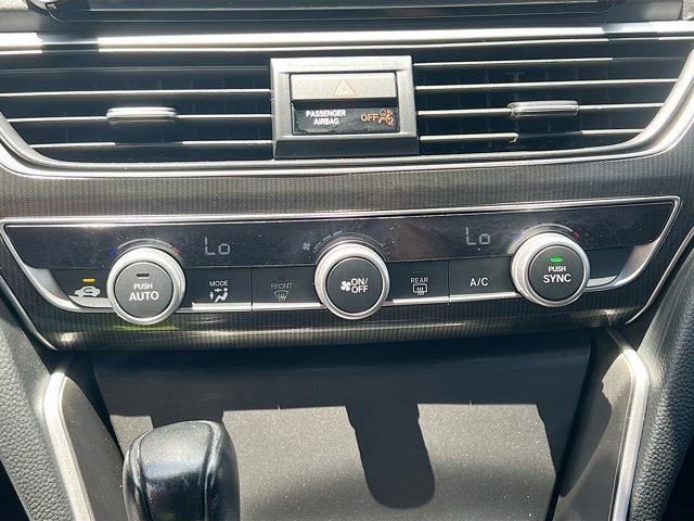 Vehicle image 29 of 33