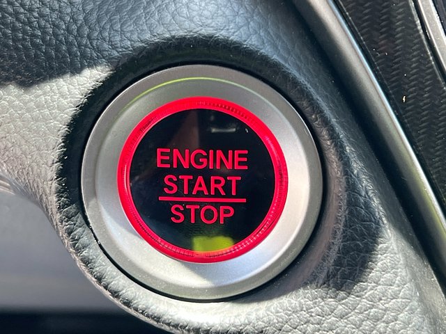 Vehicle image 17 of 33