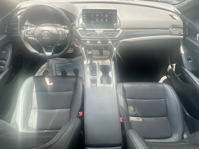 Vehicle image 15 of 33