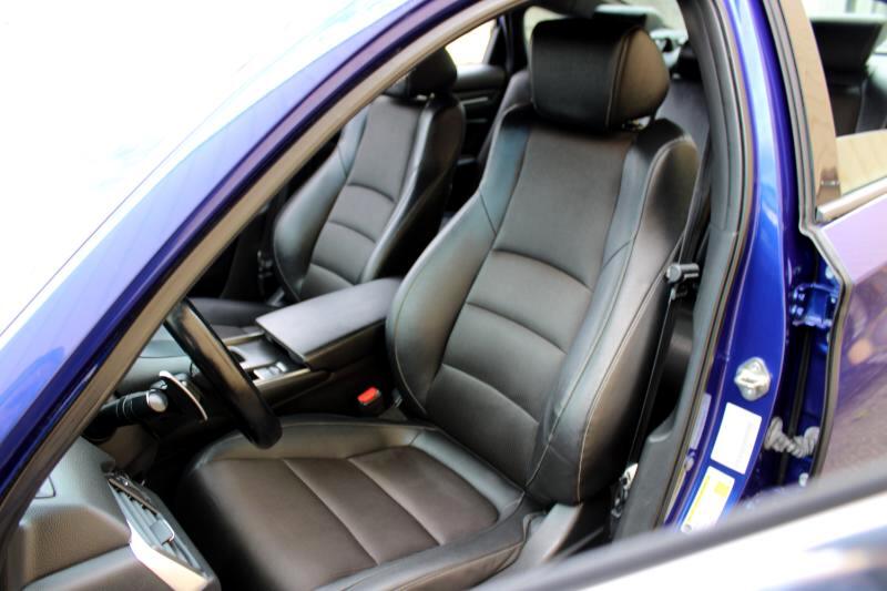 Vehicle image 10 of 24