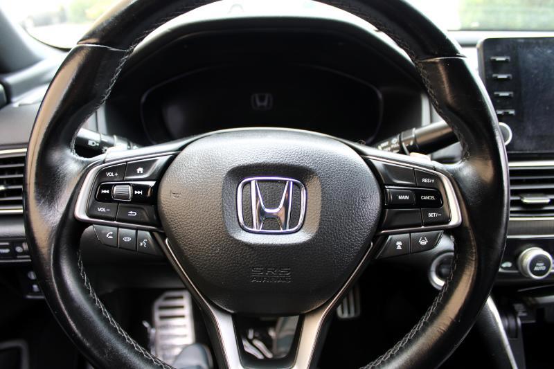 Vehicle image 8 of 24