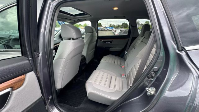 Vehicle image 33 of 49