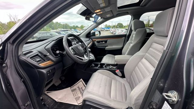 Vehicle image 32 of 49