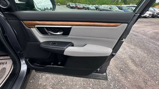Vehicle image 47 of 49