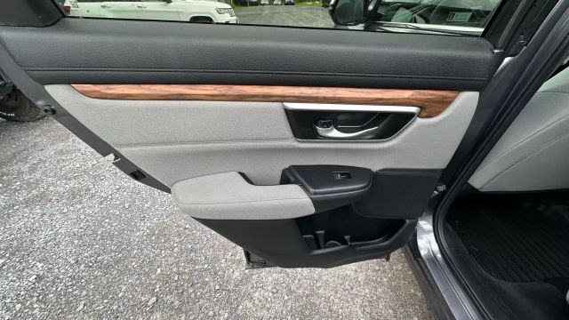 Vehicle image 31 of 49