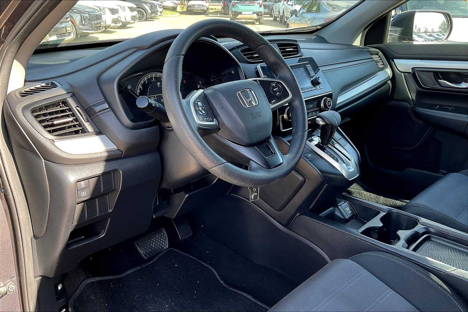 Vehicle image 17 of 31