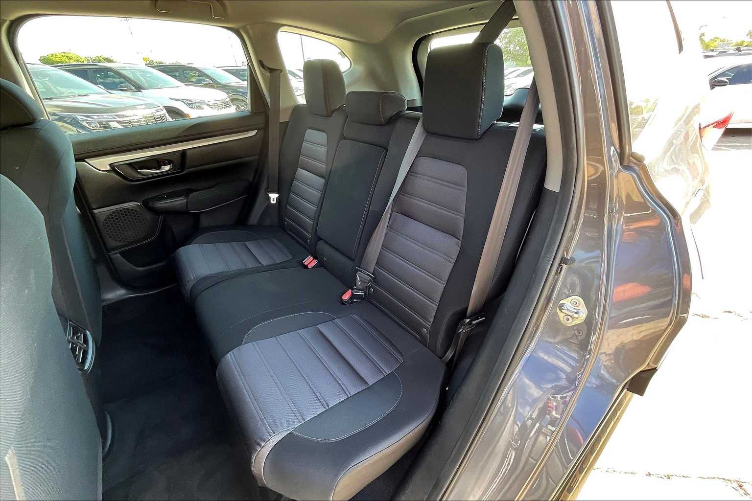 Vehicle image 13 of 31