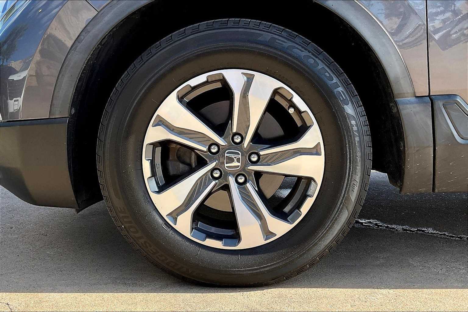 Vehicle image 10 of 31