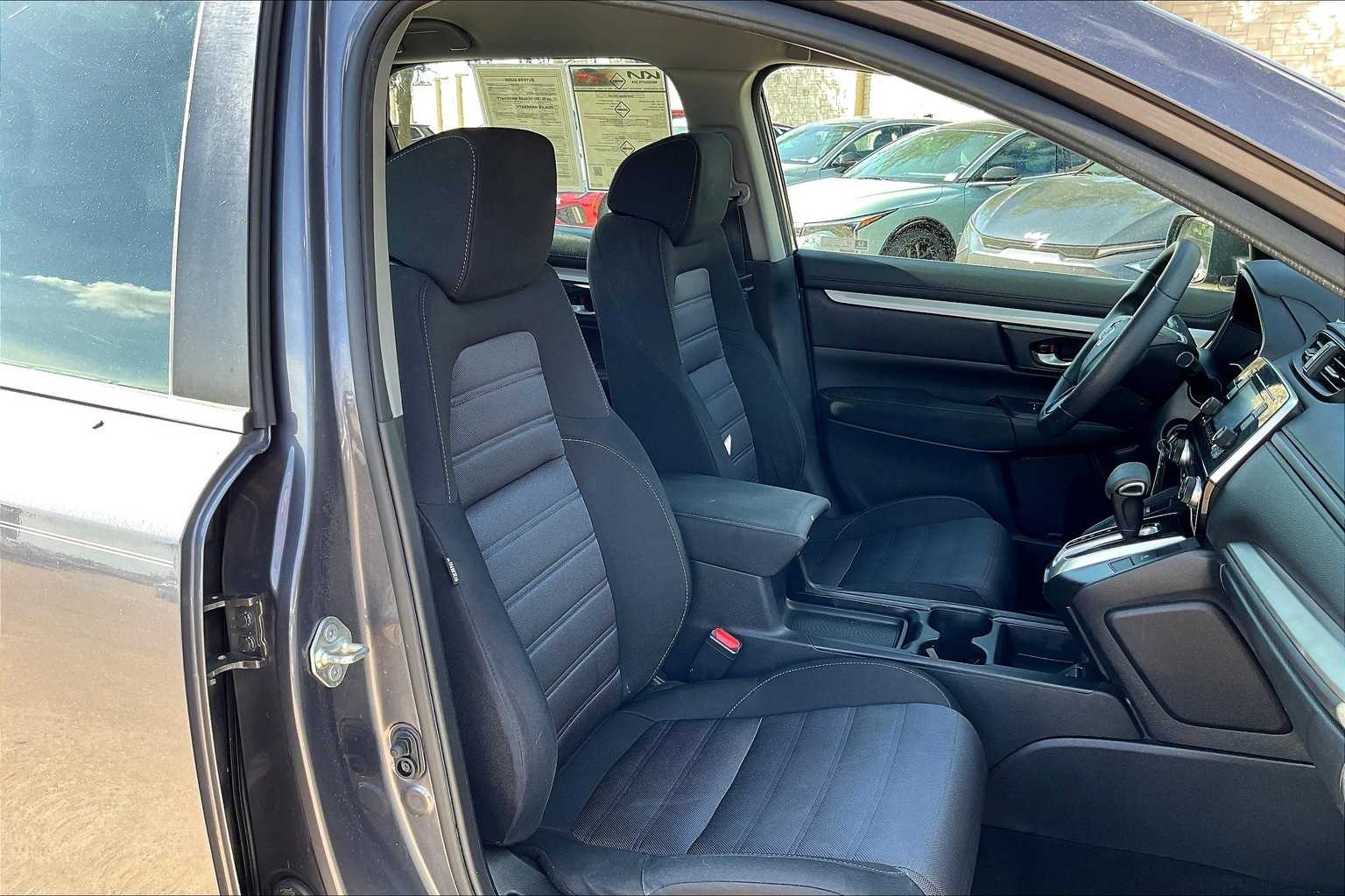 Vehicle image 14 of 31