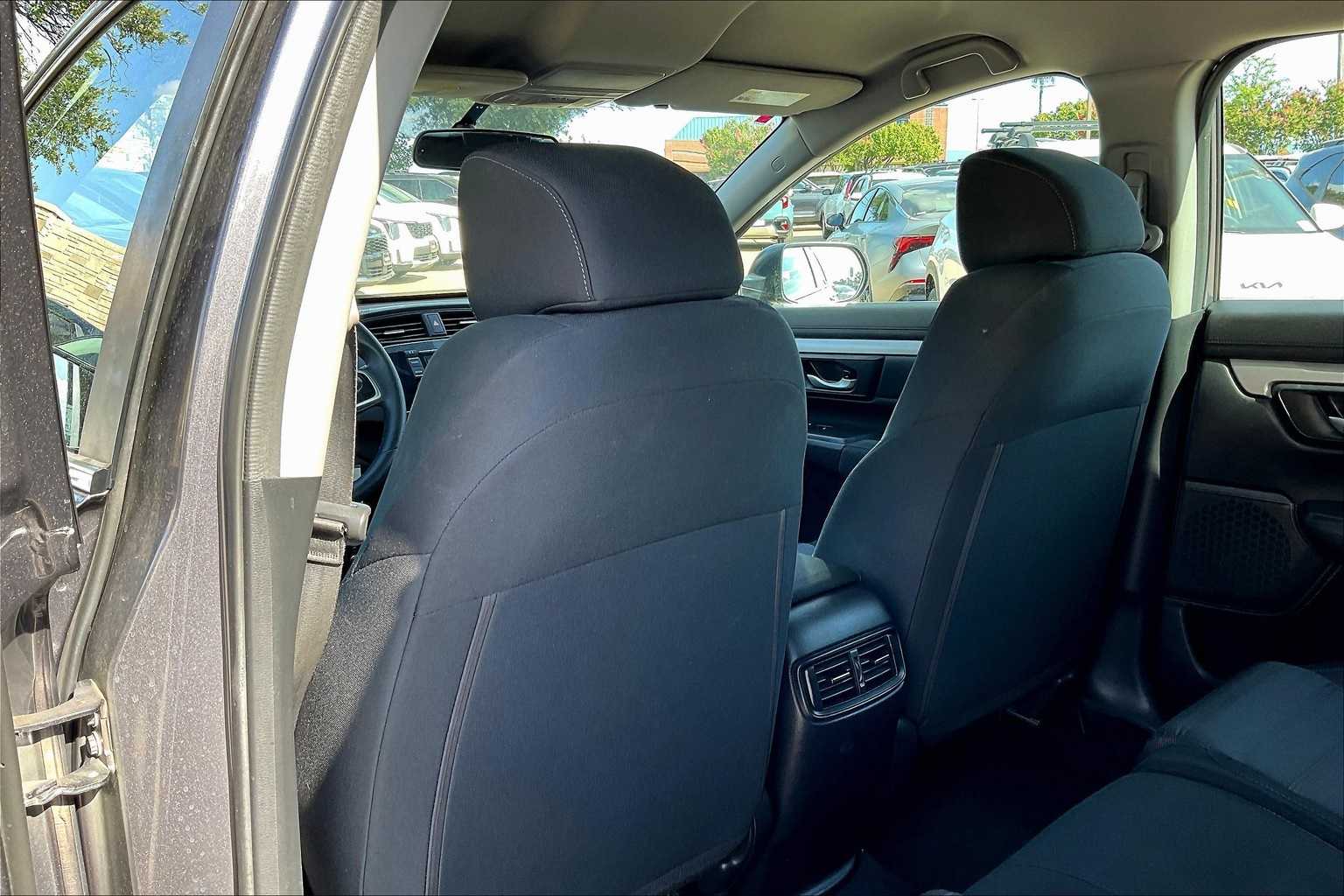 Vehicle image 15 of 31