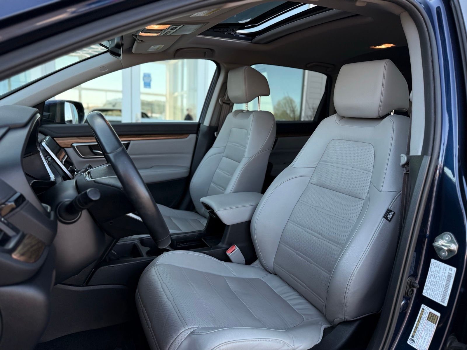Vehicle image 15 of 40