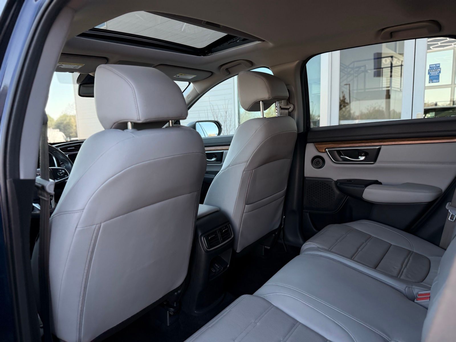 Vehicle image 16 of 40