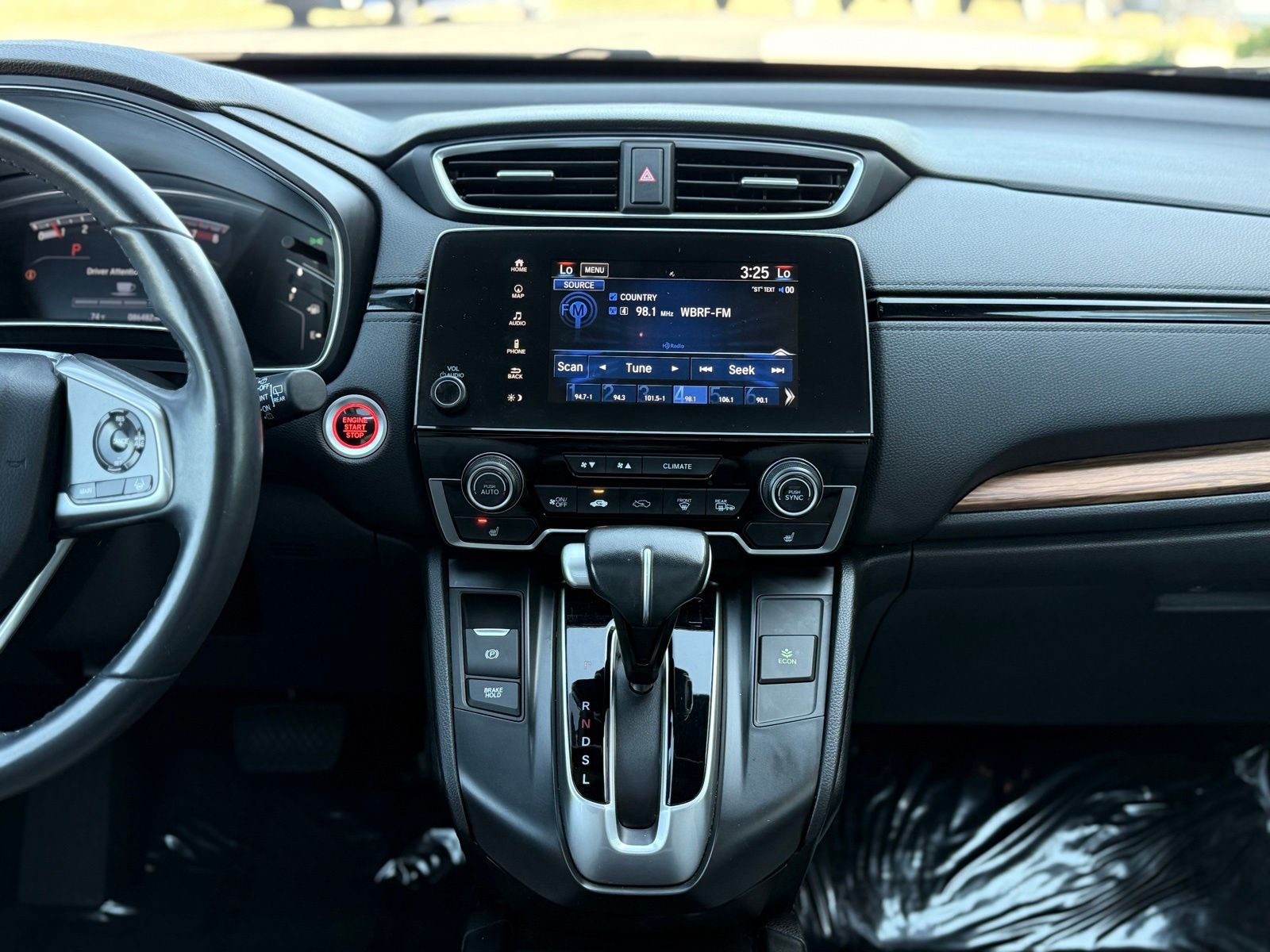 Vehicle image 26 of 40