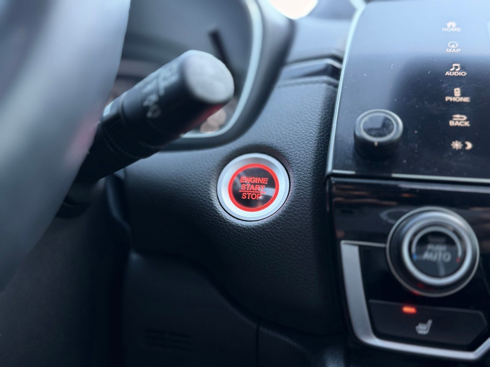 Vehicle image 29 of 40