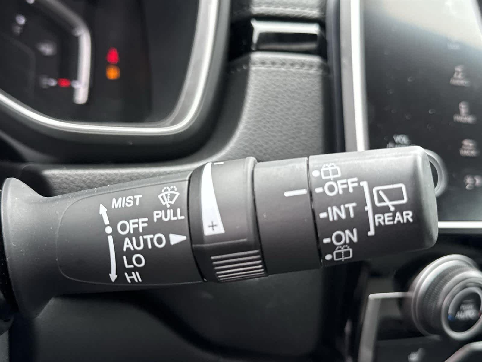 Vehicle image 21 of 33