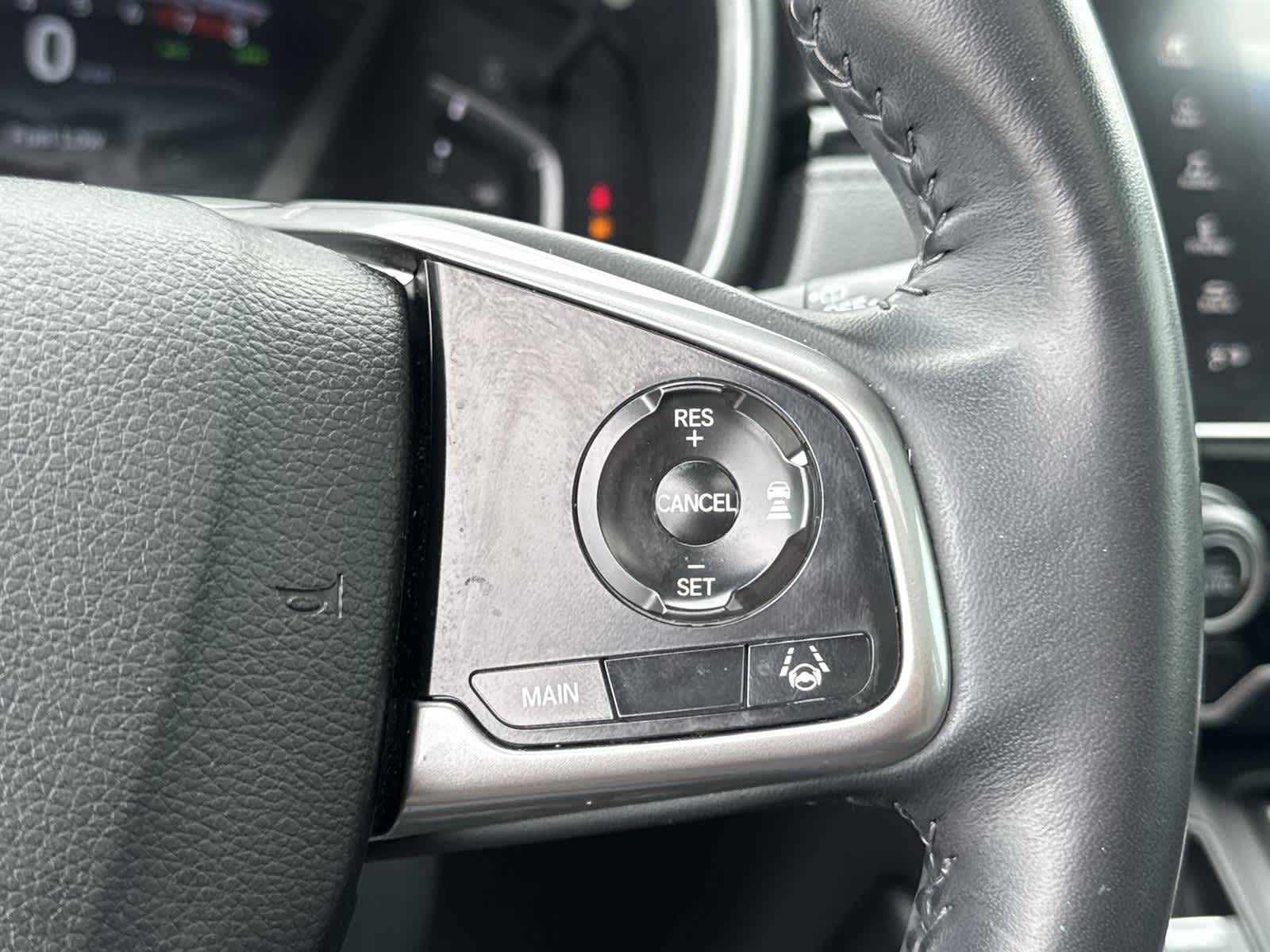 Vehicle image 31 of 33